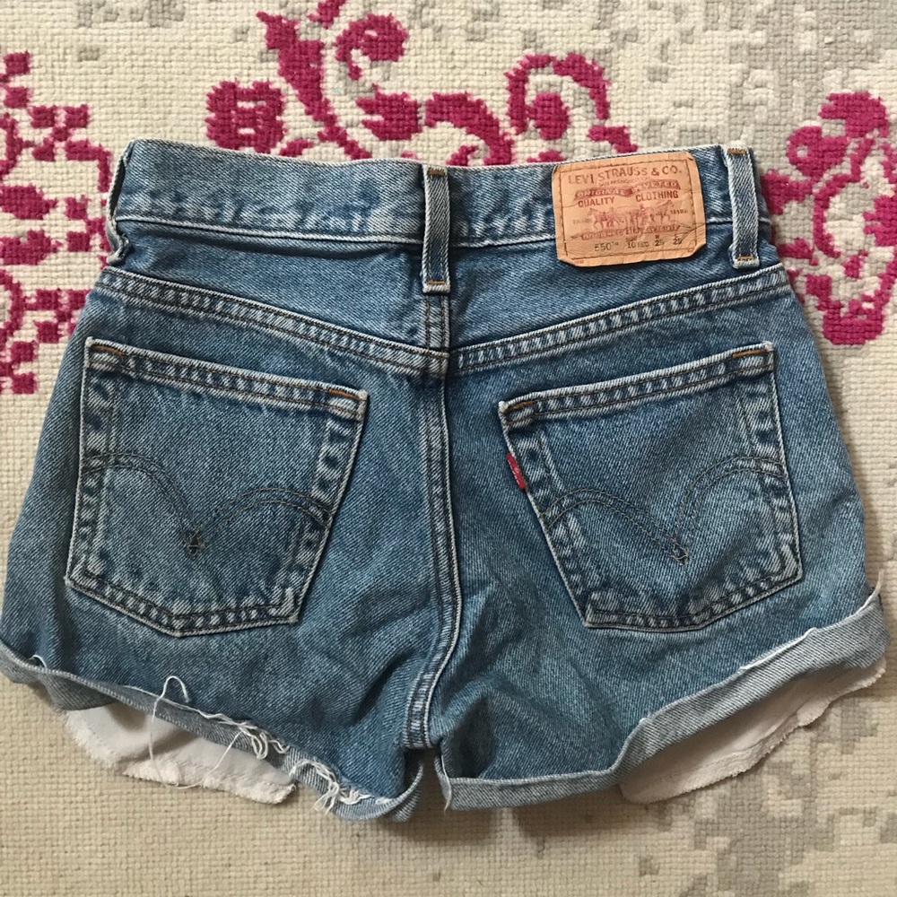 Levi’s 00 size (10 kids and tag says 25W) shorts